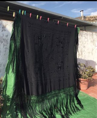 Manton de Manila Seda Bordado Negro
