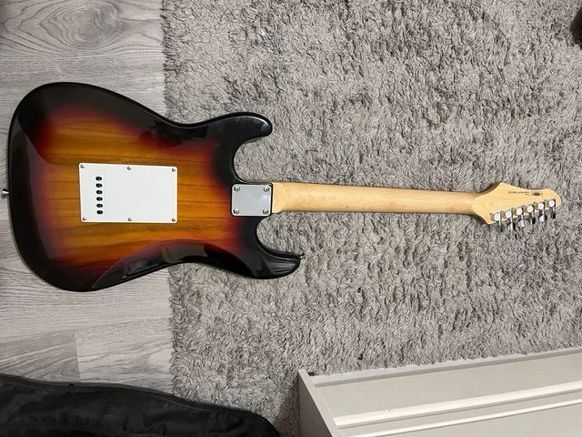 Guitarra Eléctrica Sunburst
