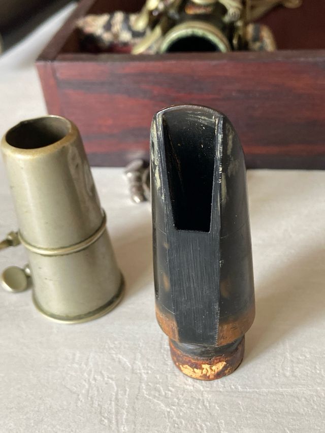 Antico clarinetto con custodia in legno