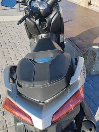 Yamaha Xmax 300