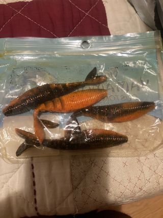 4 señuelos de pesca Nuwvos sin usar