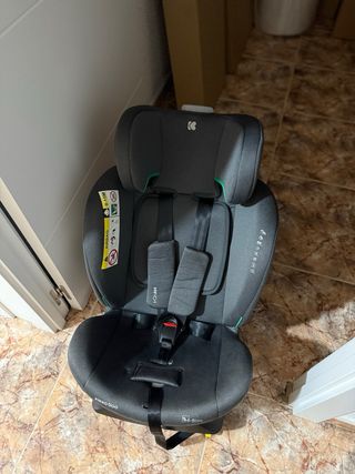 Silla de coche Kikkaboo Isofix y giro 360