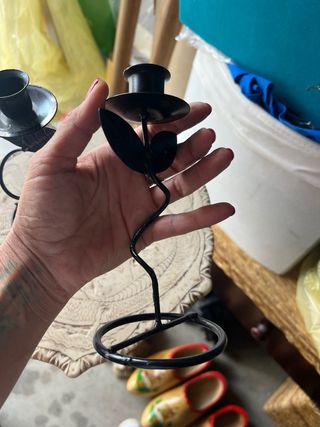 Portacandele in metallo nero con foglie