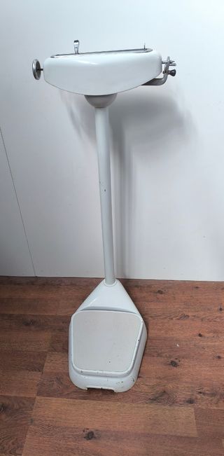 BASCULA DE FARMACIA ANTIGUA