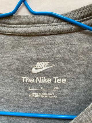 Camiseta Nike Gris