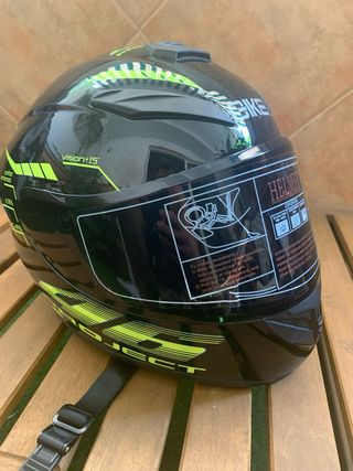 Casco negro con detalles en verde 46 de Rossi 