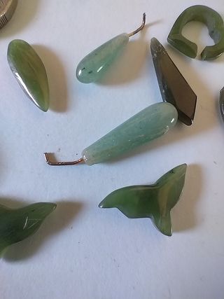 9 pezzi giada: gocce, cuore, animali