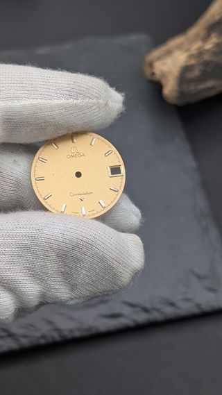 Esfera dorada Omega Constellation