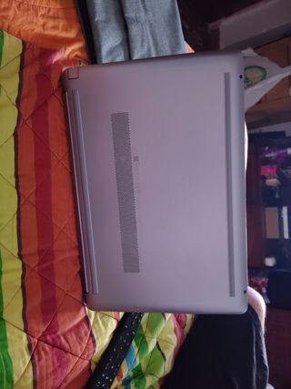 Ordenador HP Plata Nuevo con Funda y Cargador