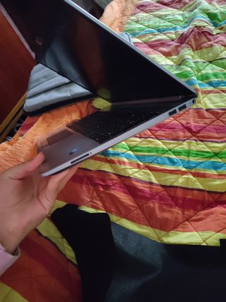 Ordenador HP Plata Nuevo con Funda y Cargador