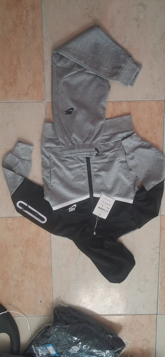 Conjunto deportivo Nike rosa