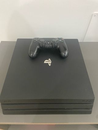 PS4 Pro 1TB Sony Negra + Mando original. 