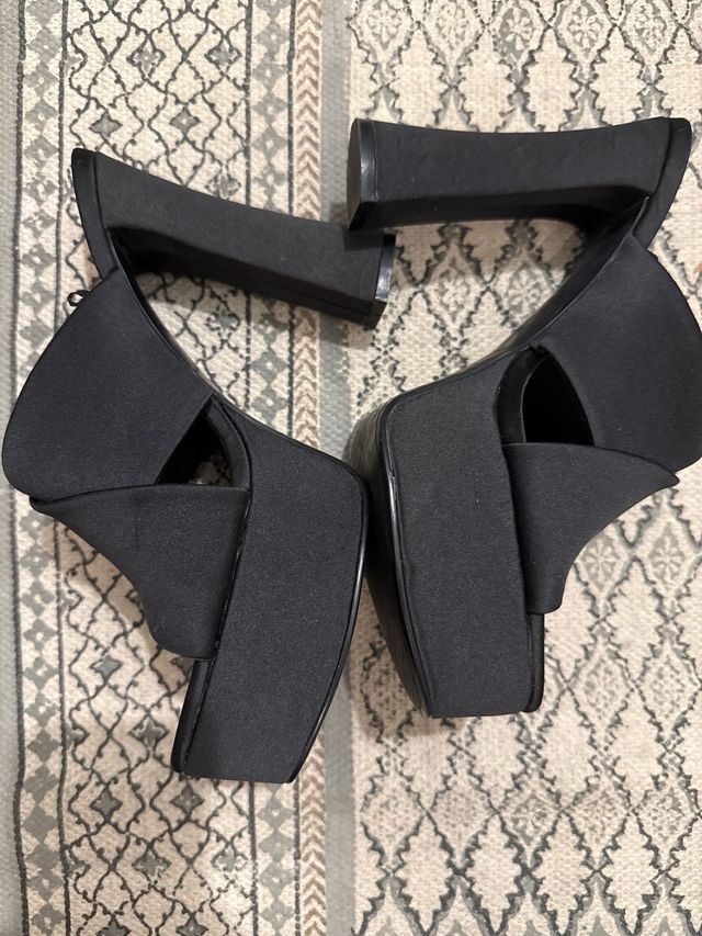 ZARA Plataformas Negras Talla 39