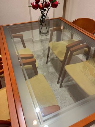 Conjunto mesa y sillas madera y cristal