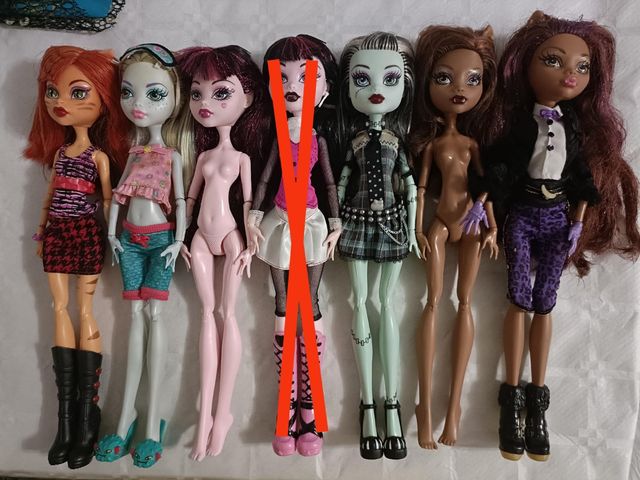 Lote Muñecas Monster High G1 second hand for 80 EUR in Paterna