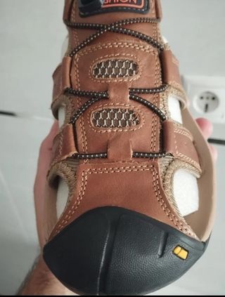 Sandalias trekking piel marrón