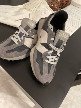 New Balance Talla 45 Gris originales 
