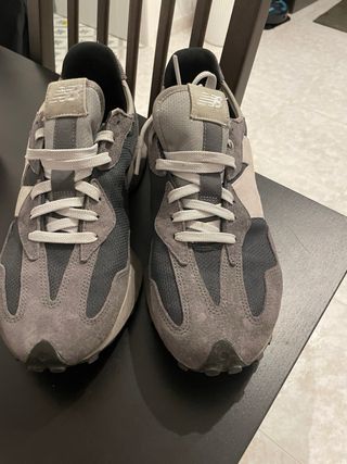 New Balance Talla 45 Gris originales 
