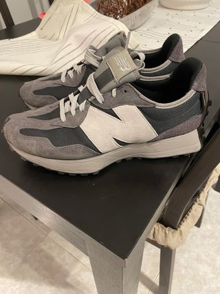 New Balance Talla 45 Gris originales 
