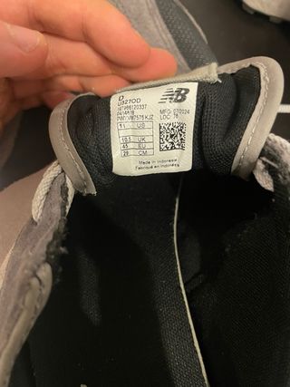 New Balance Talla 45 Gris originales 
