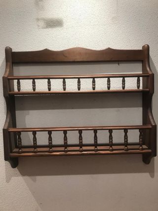 Estantería de madera maciza