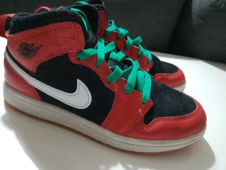 Nike Air Jordan niño rojo y negro
