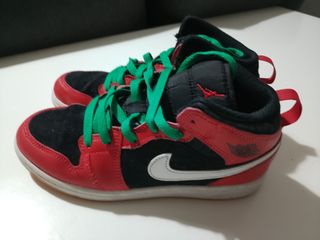 Nike Air Jordan niño rojo y negro