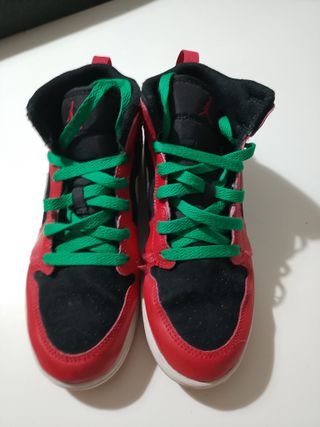 Nike Air Jordan niño rojo y negro