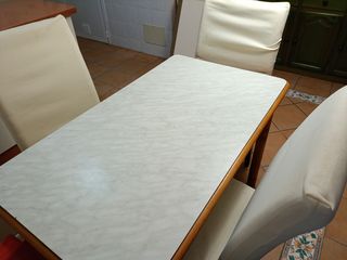 Mesa de comedor blanca REGALO 6 SILLAS IKEA