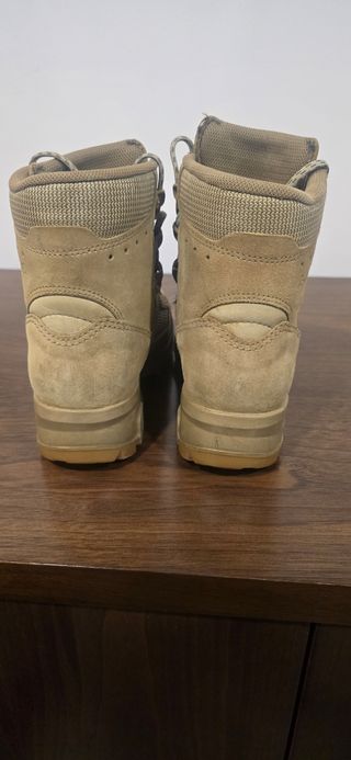 Botas Lowa Desert Sola Vibram Bege