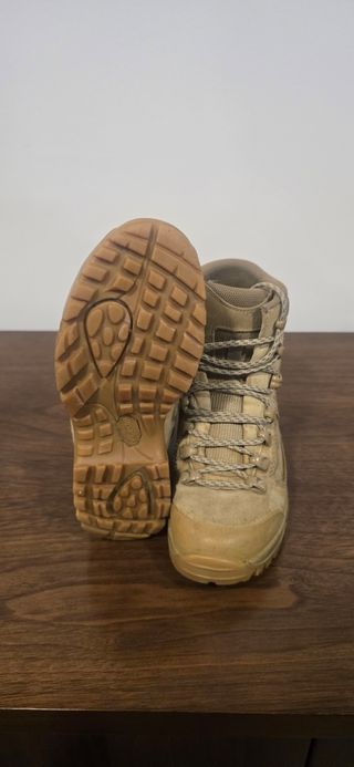 Botas Lowa Desert Sola Vibram Bege