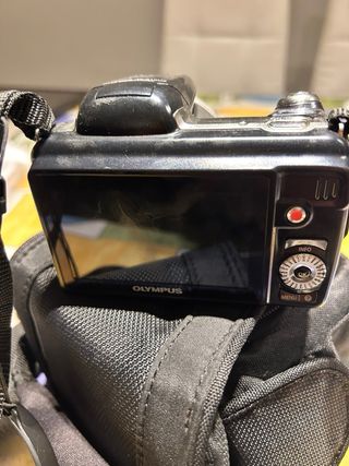 Cámara Olympus SP-810UZ 14MP