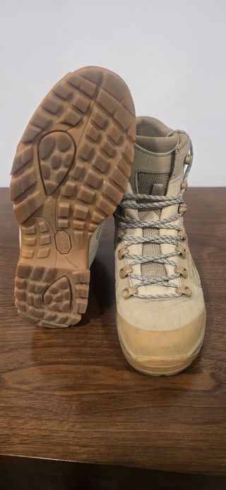 Botas Lowa Desert Sola Vibram Bege