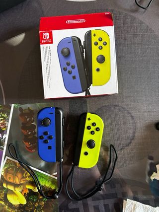 Nintendo Switch Azul y Amarillo