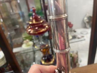 Flauta travesera plateada