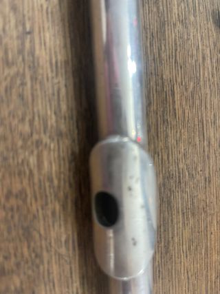 Flauta travesera plateada