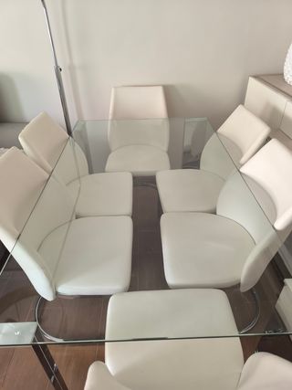 Mesa de comedor de cristal con 6 sillas