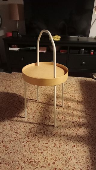 Mesa auxiliar Burvik redonda madera y metal