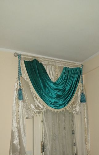 Cortinas de terciopelo beige y verde azulado
