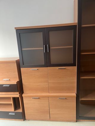 Mueble de salón madera y cristal
