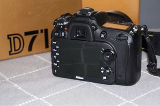 Nikon D7100 DSLR + Objetivo 18-105mm