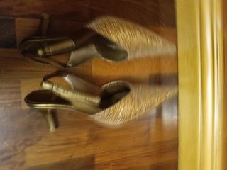 Tacones dorados Mayfran talla 38