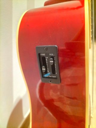 Guitarra Electroacústica XP con funda
