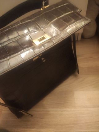Auténtico chollo 
Bolso Kelly Piel Labrada Ubrique