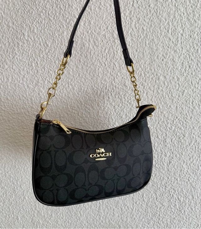 Bolso Negro Fiesta marca c*ach