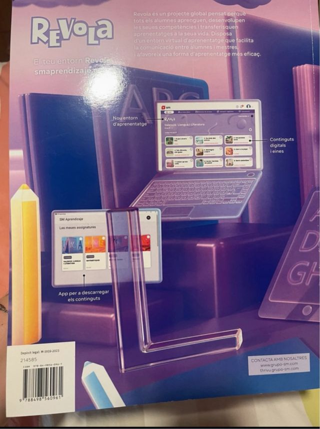 Valencià: Llengua i Literatura. 4 primària. Revola