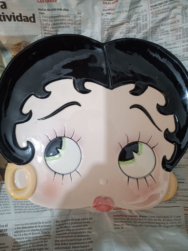 Plato decorativo de cerámica