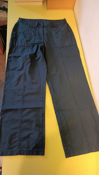 Pantalón talla 42 marino, a 1€