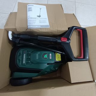 Corta Relva Recarregável Parkside 20V leve e compa