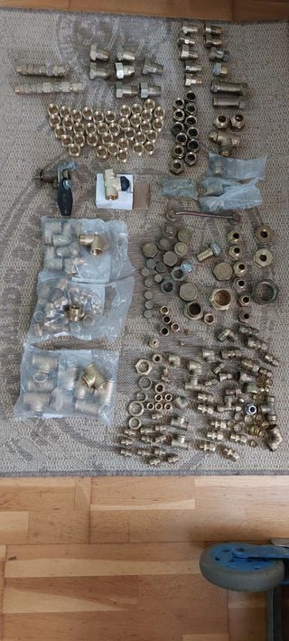 Accesorios de fontanería de latón